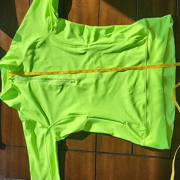 Athleta, NWOT, Sz L, Cool Weather Run Top, Neon Green - Picture 12 of 16